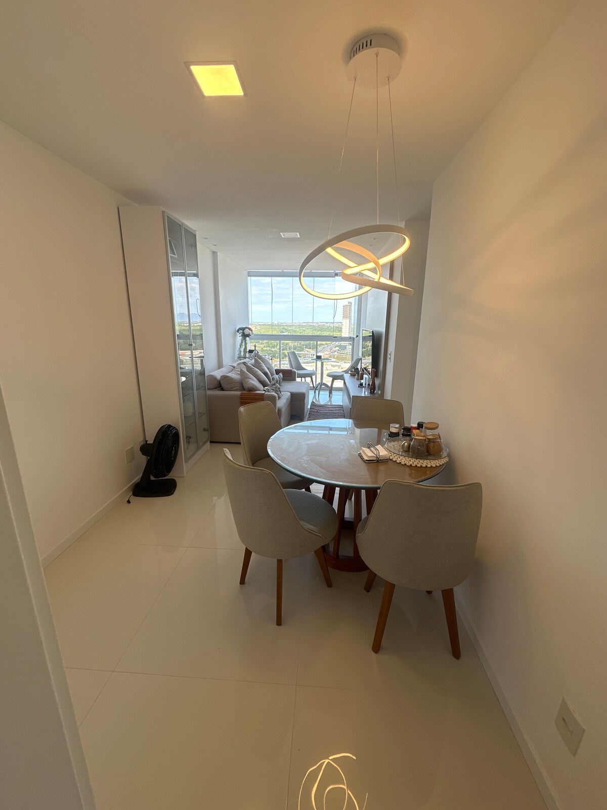 Sala de estar e jantar do apartamento